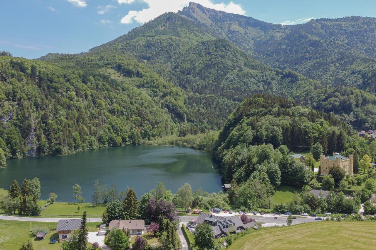Landgasthof & Restaurant Batzenhaeusl Sankt Gilgen Esterno foto